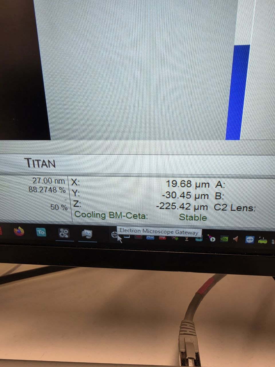 Electron Microscope Gateway icon in the microscope taskbar tray