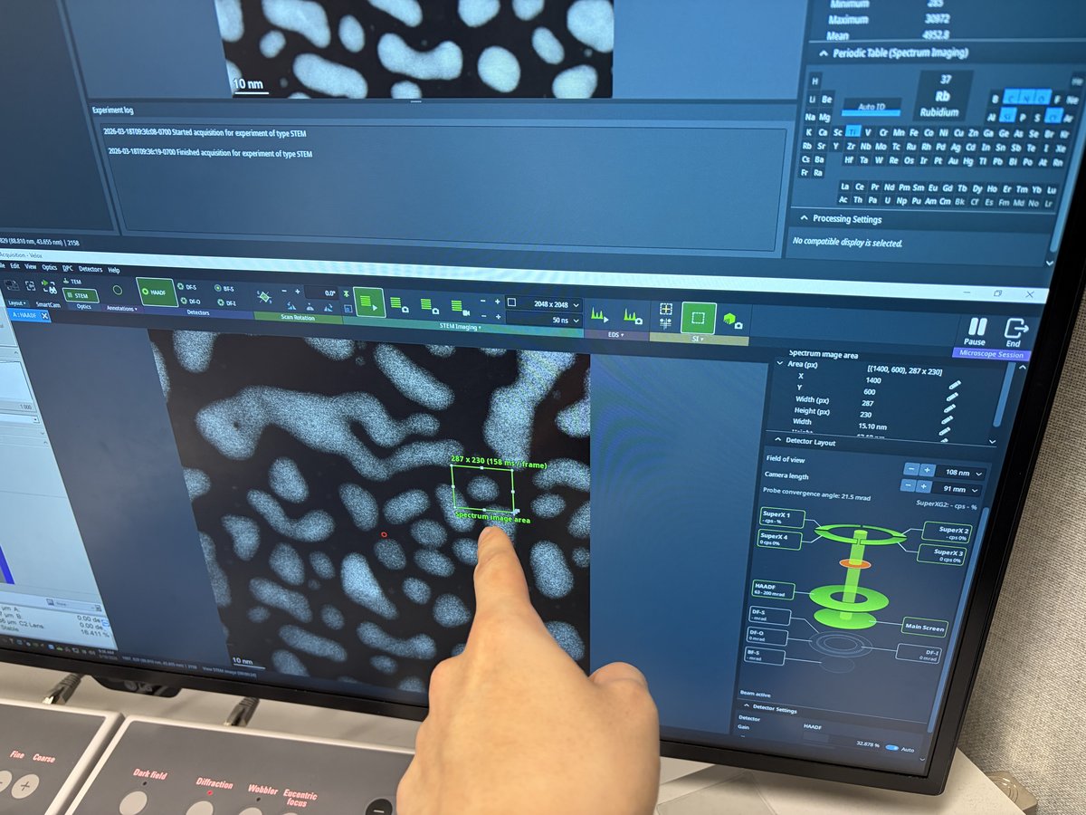 Selecting spectrum imaging area on HAADF image