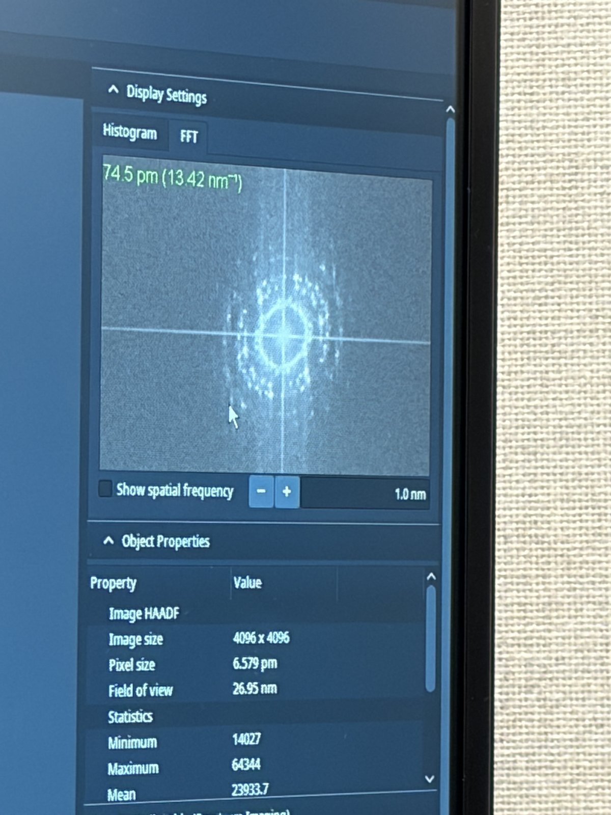 FFT showing 74.5 pm resolution with display settings and object properties