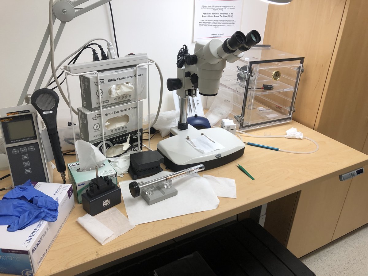 Titan stage for single-tilt holder