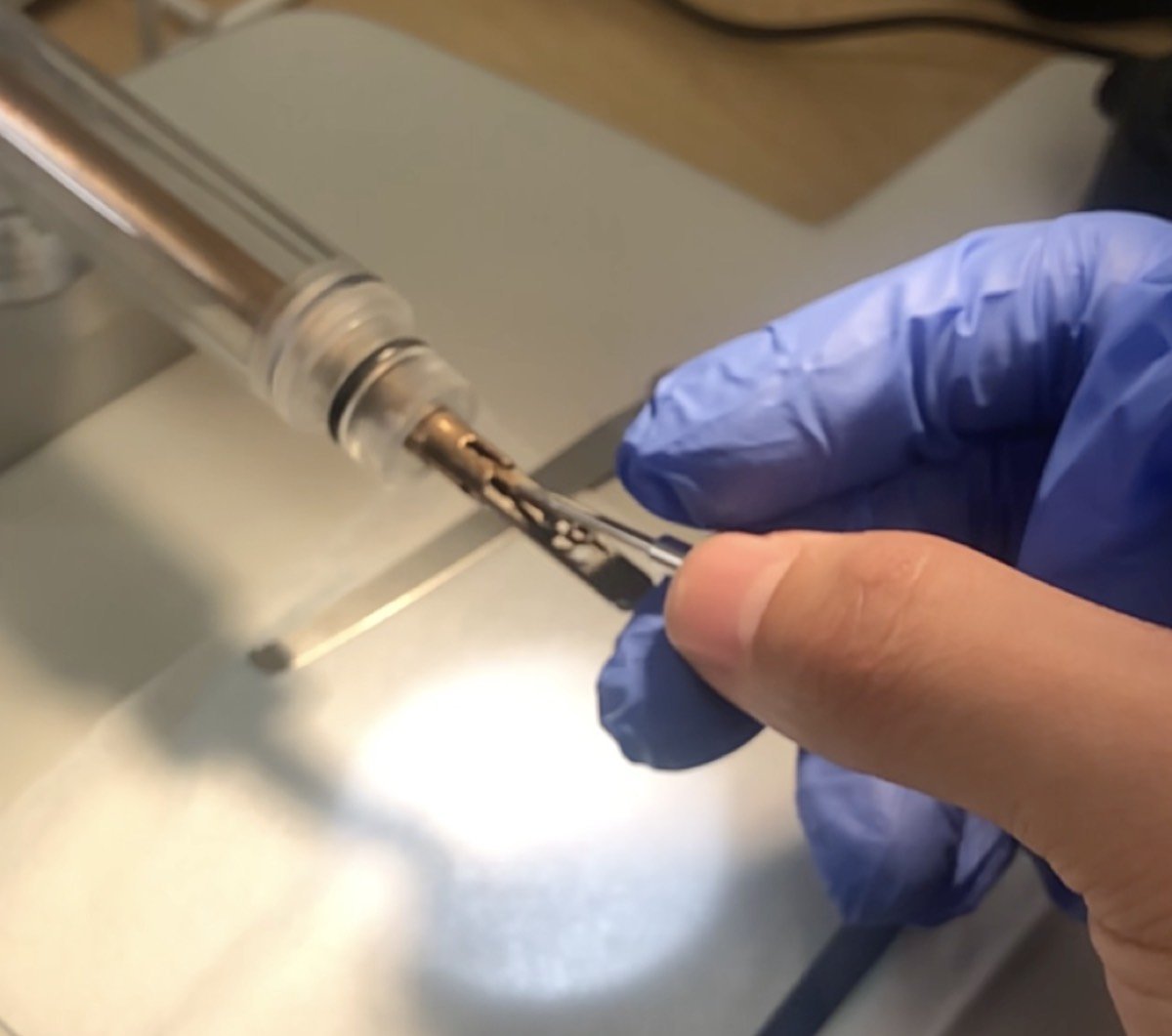 Single-tilt holder overview