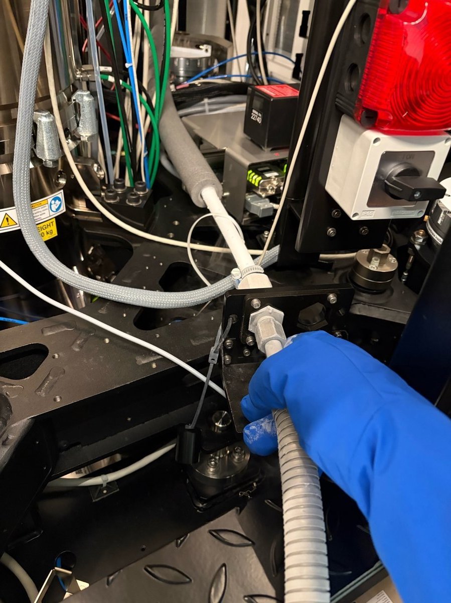 Disconnecting hose from the Spectra fill port
